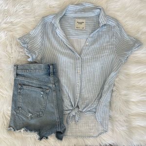 ✨ FLASH SALE Abercrombie Tie T Shirt